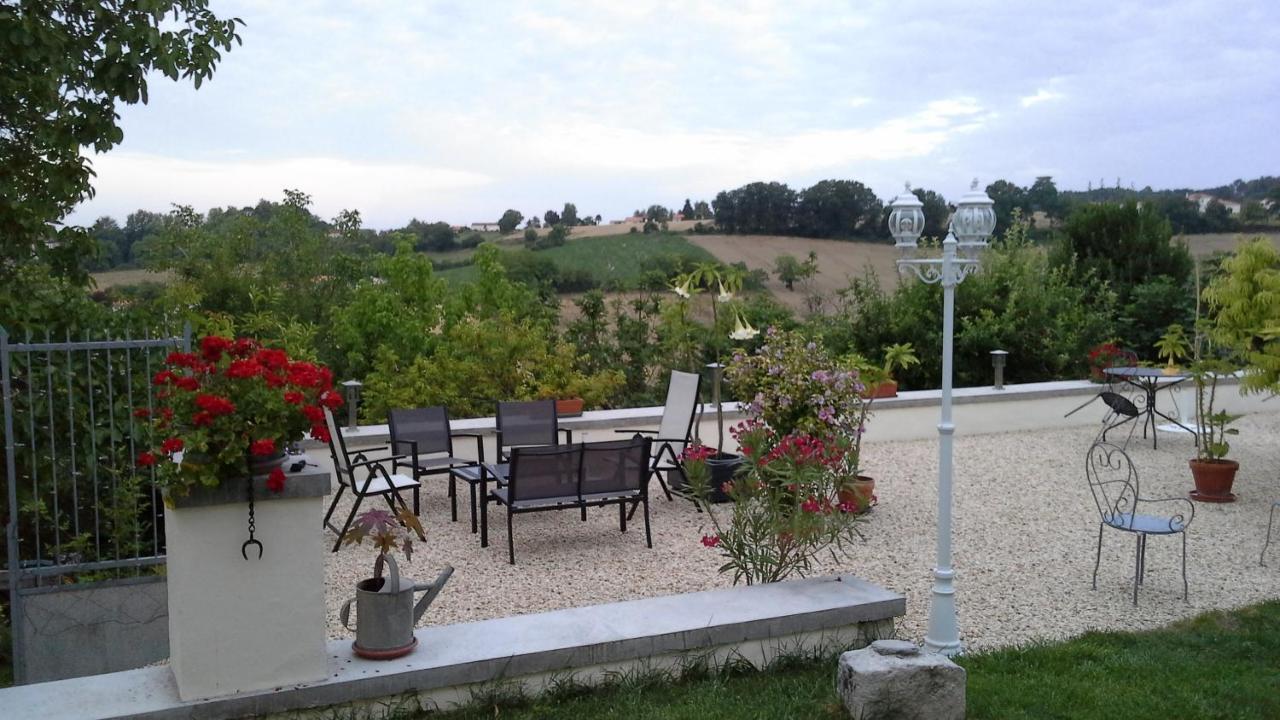 Montismaurelli Bed & Breakfast Montmoreau Dış mekan fotoğraf