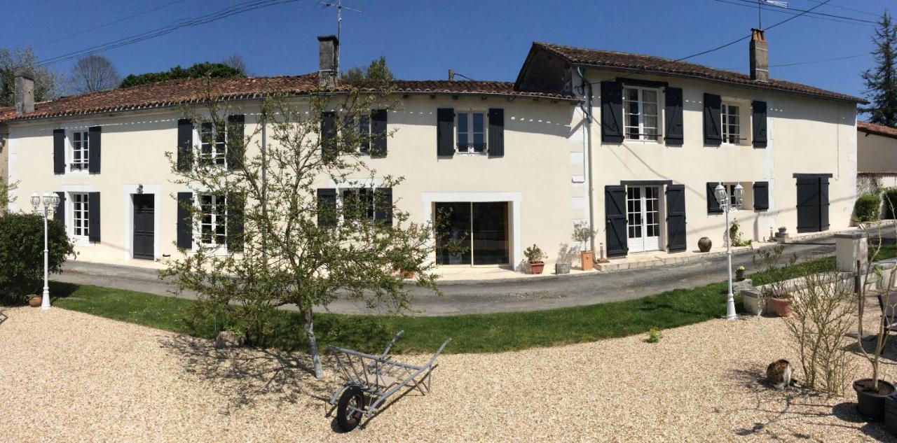 Montismaurelli Bed & Breakfast Montmoreau Dış mekan fotoğraf